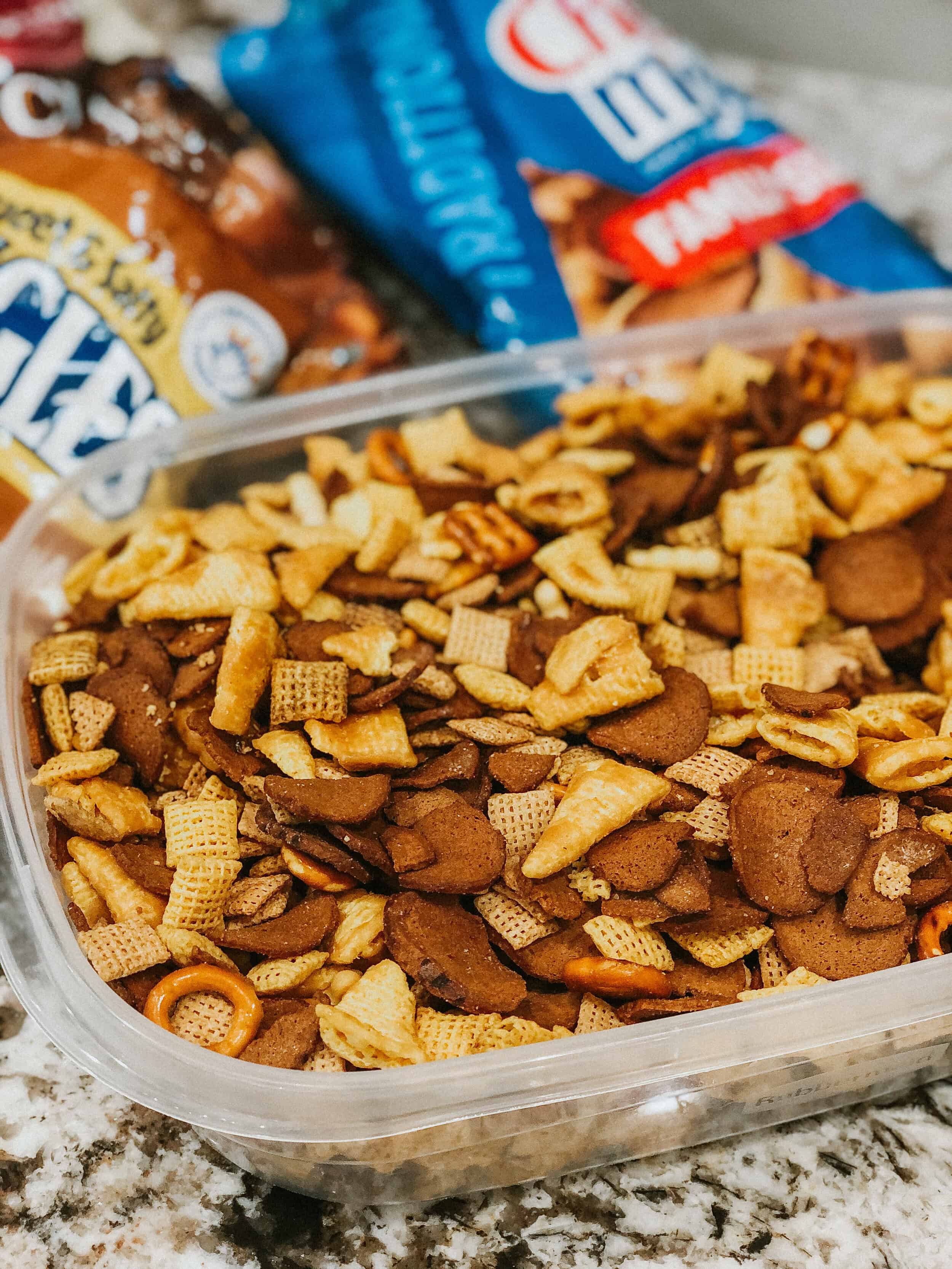 Des bugles au caramel, des chips de seigle et du Chex mix font de ce mélange de snacks sucré et salé un véritable délice !