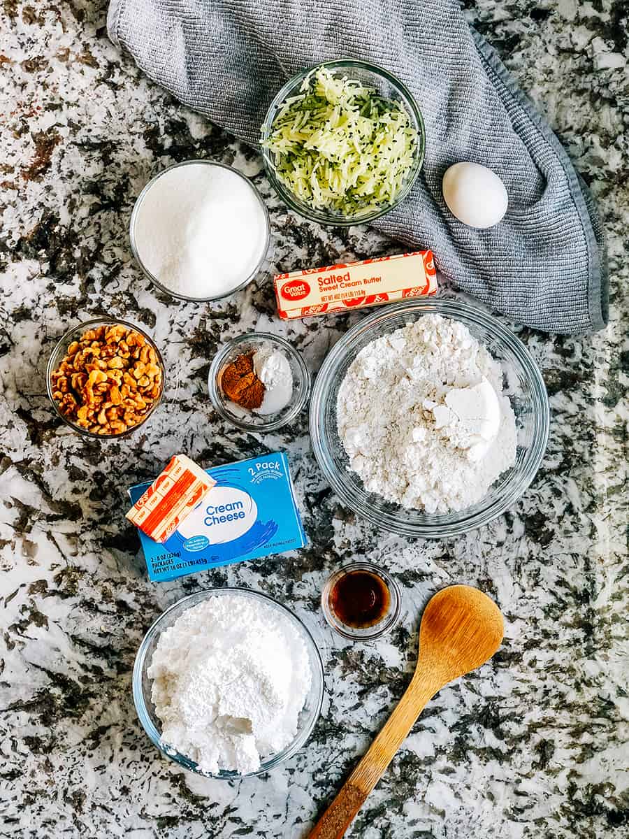 Les ingrédients pour les Cookies de Courgettes avec Glaçage au Fromage à la Crème.