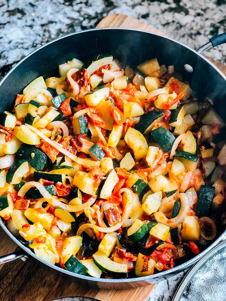 Les légumes cuits à la vapeur sont tendres et prêts.