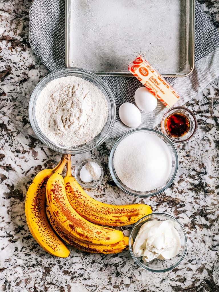 Ingrédients pour les Barres de Pain aux Bananes.