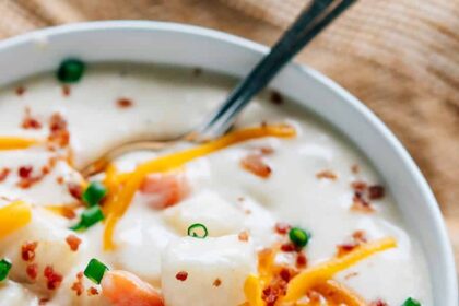 Soupe de pommes de terre au fromage à la crème