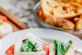 Bruschetta Déstructurée au Mozzarella