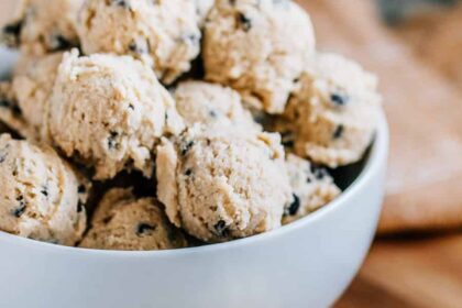 Pâte à cookie comestible
