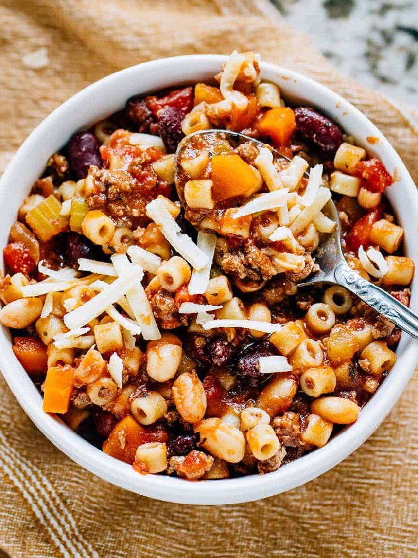Soupe de pâtes et haricots