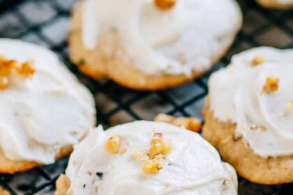 Cookies de courgette avec glaçage au fromage à la crème