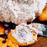 Boule de fromage au bœuf séché et ciboules